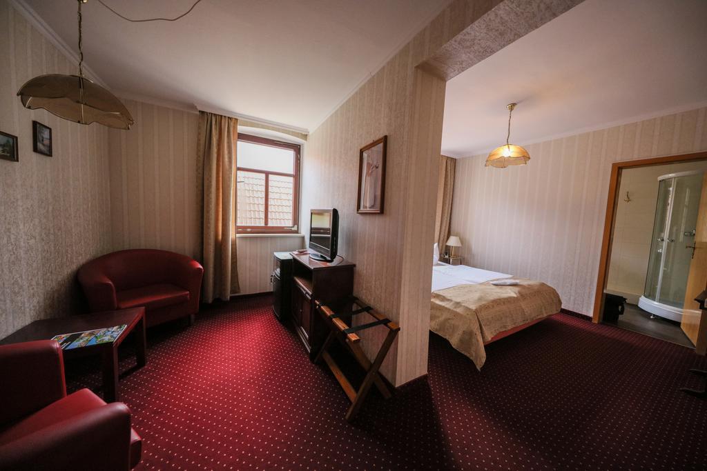 Hotel Zur Traube Freyburg Exterior foto