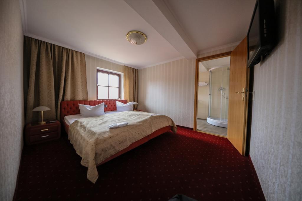 Hotel Zur Traube Freyburg Exterior foto