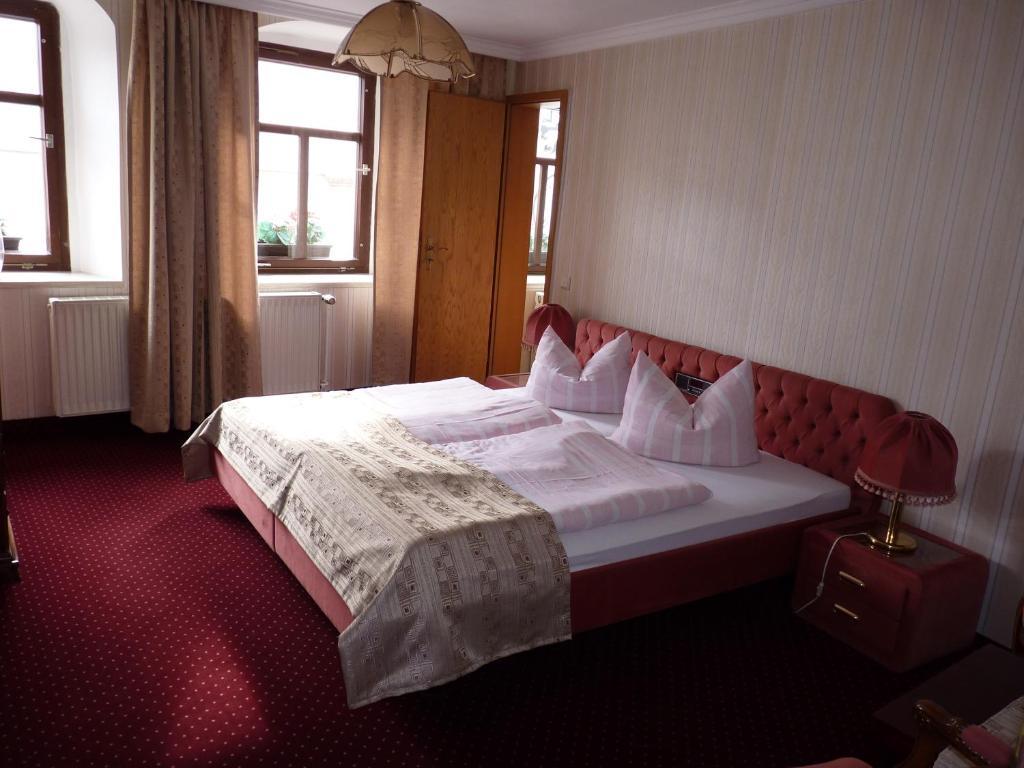 Hotel Zur Traube Freyburg Habitación foto
