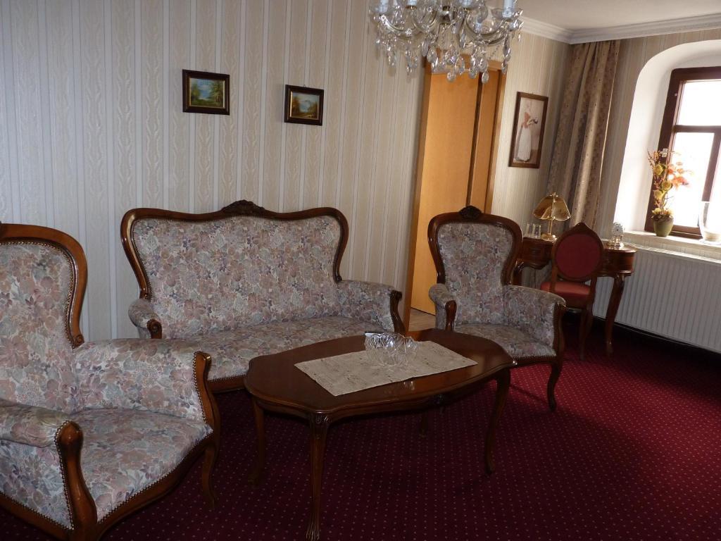 Hotel Zur Traube Freyburg Habitación foto